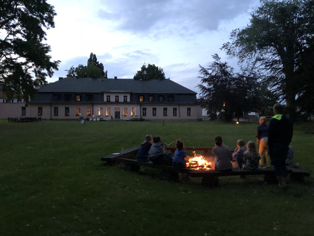 Dworek Bielin Exterior foto